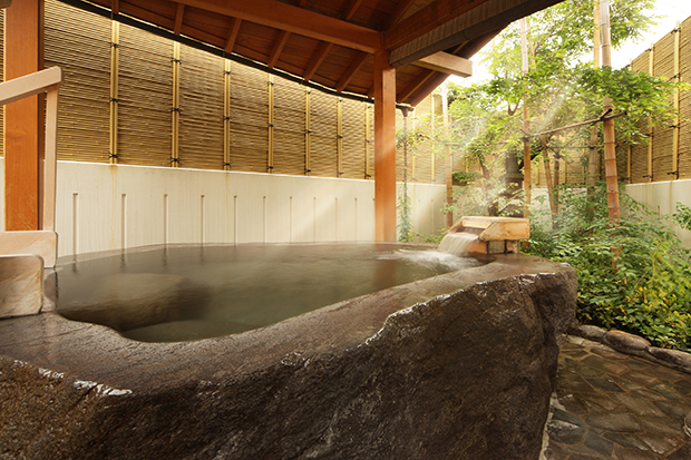Private-open-air-hot-spring-baths-ZAO-roks